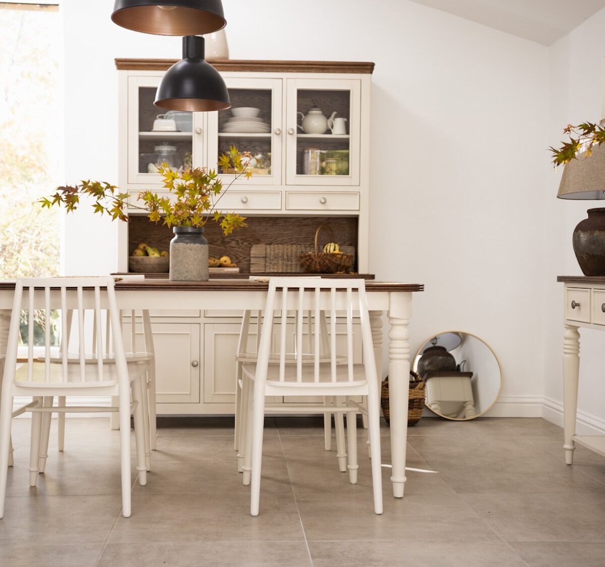 Queensbury Cotswold Cream dining room furniture