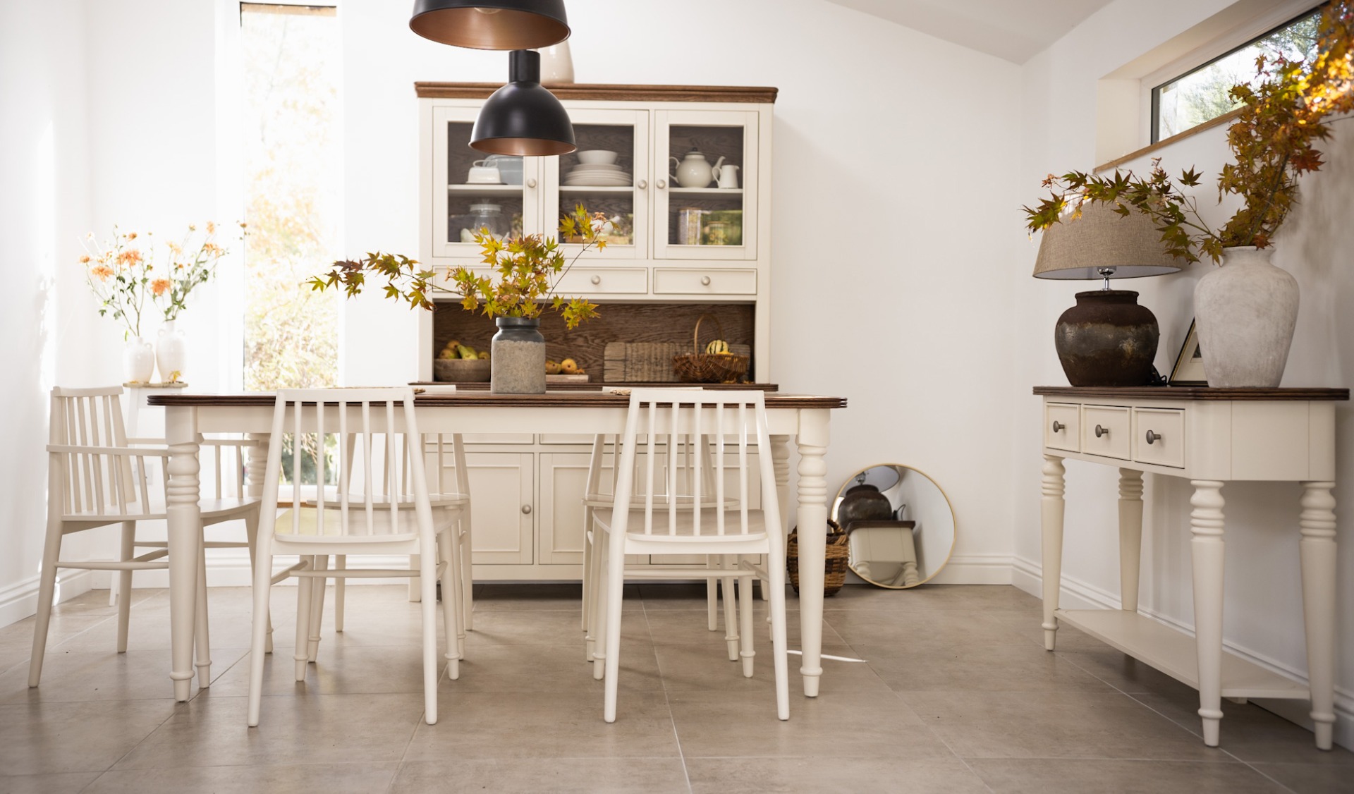 Queensbury Cotswold Cream dining room furniture