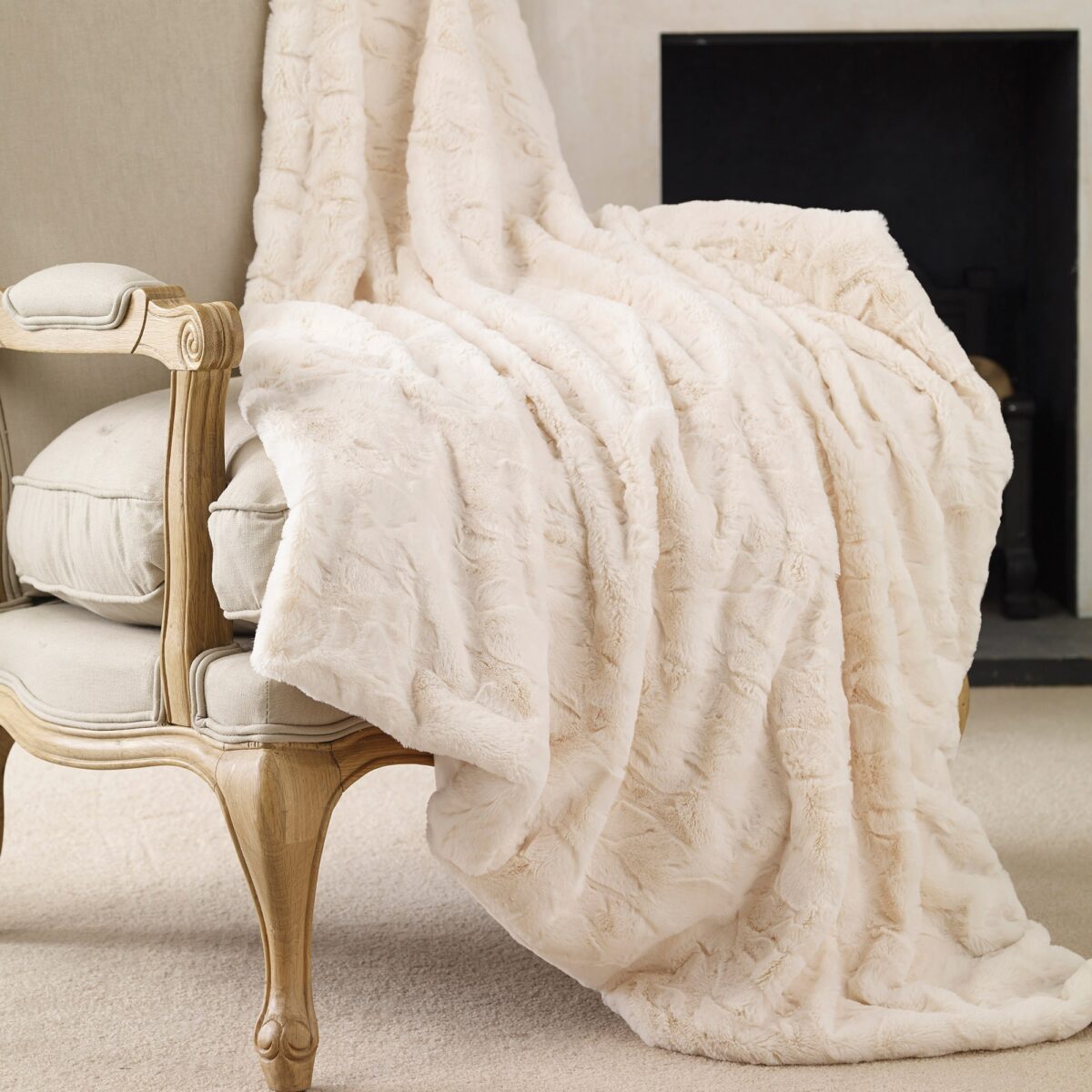 cream Marilyn throw